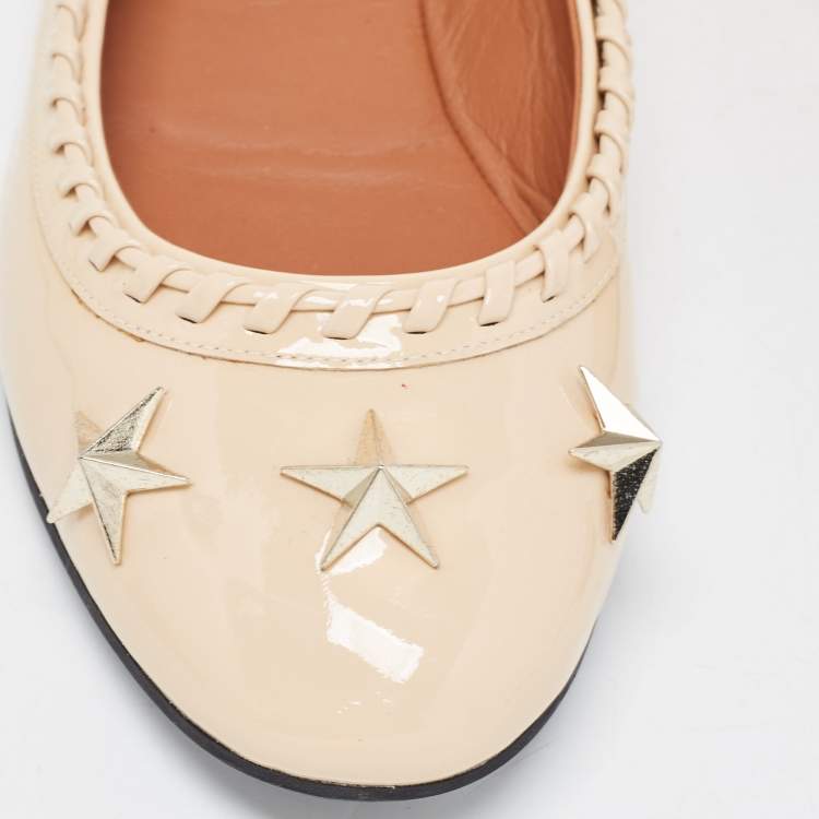 Pre Owned Givenchy Beige Patent Whipstitch Detail Star Studded Ballet Flats Size 39.5