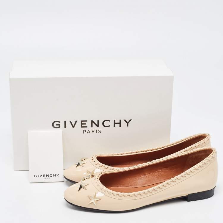 Pre Owned Givenchy Beige Patent Whipstitch Detail Star Studded Ballet Flats Size 39.5