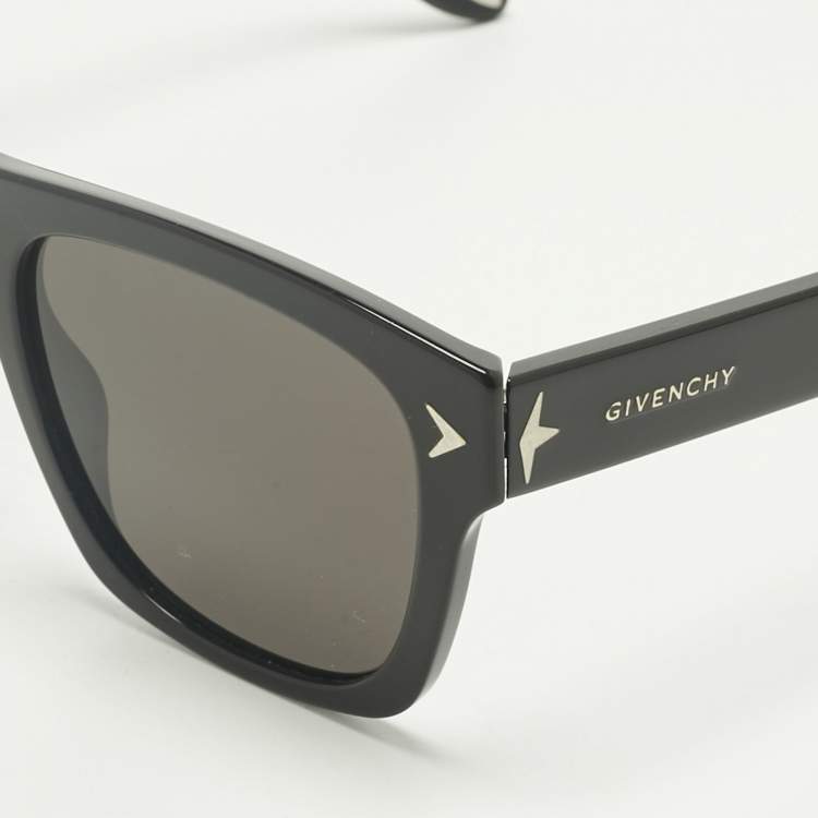 Pre Owned نظارة شمسية جيفنشي سكوير GV 7011S سوداء