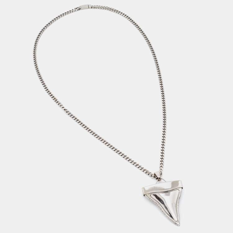 Pre Owned Givenchy Silver Tone Shark Tooth Pendant Chain Necklace