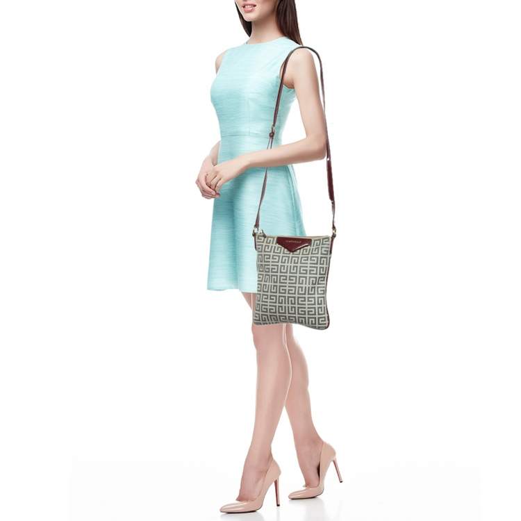 Pre Owned Givenchy White/Burgundy Signature Coated Canvas & Patent Leather Crossbody Bag
