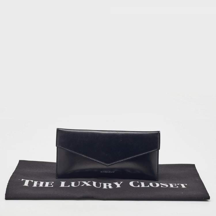 Pre Owned Givenchy Black Leather Envelope Flap Clutch