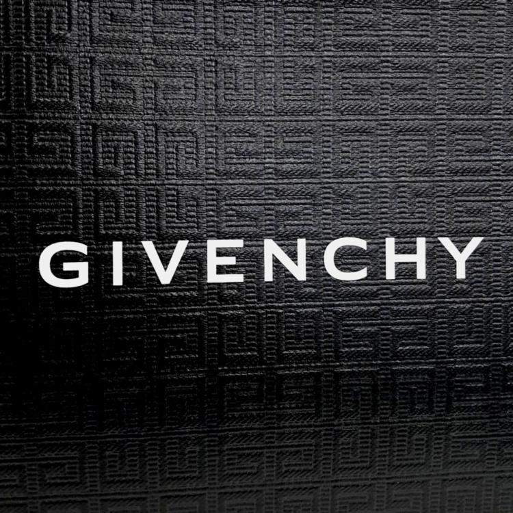 Pre Owned Givenchy Black Leather clutch