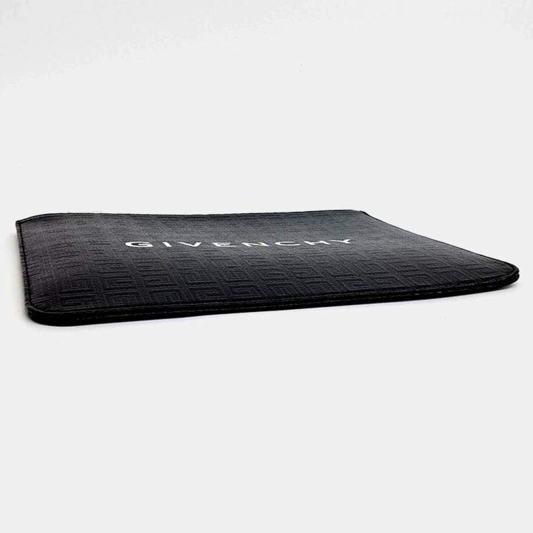 Pre Owned Givenchy Black Leather clutch