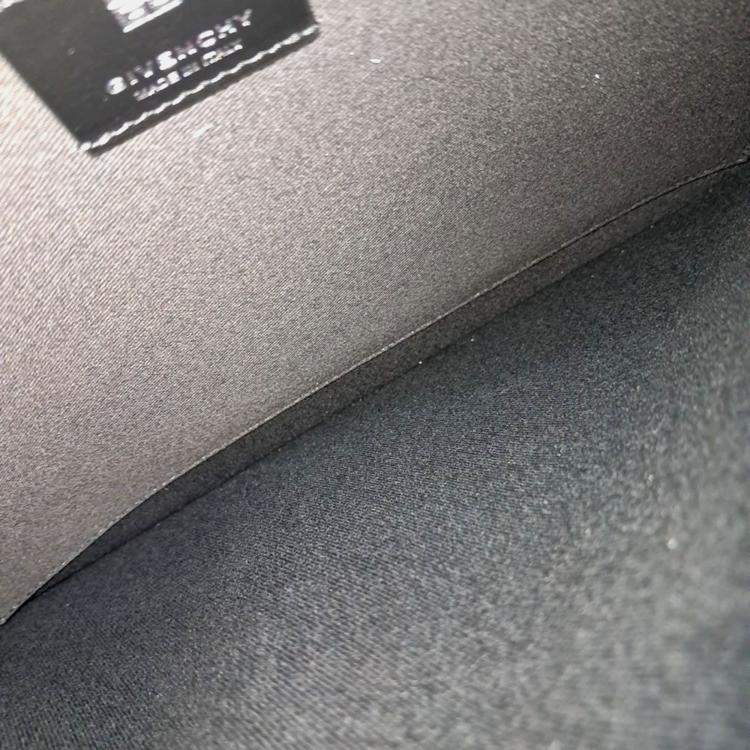 Pre Owned Givenchy Black Leather clutch