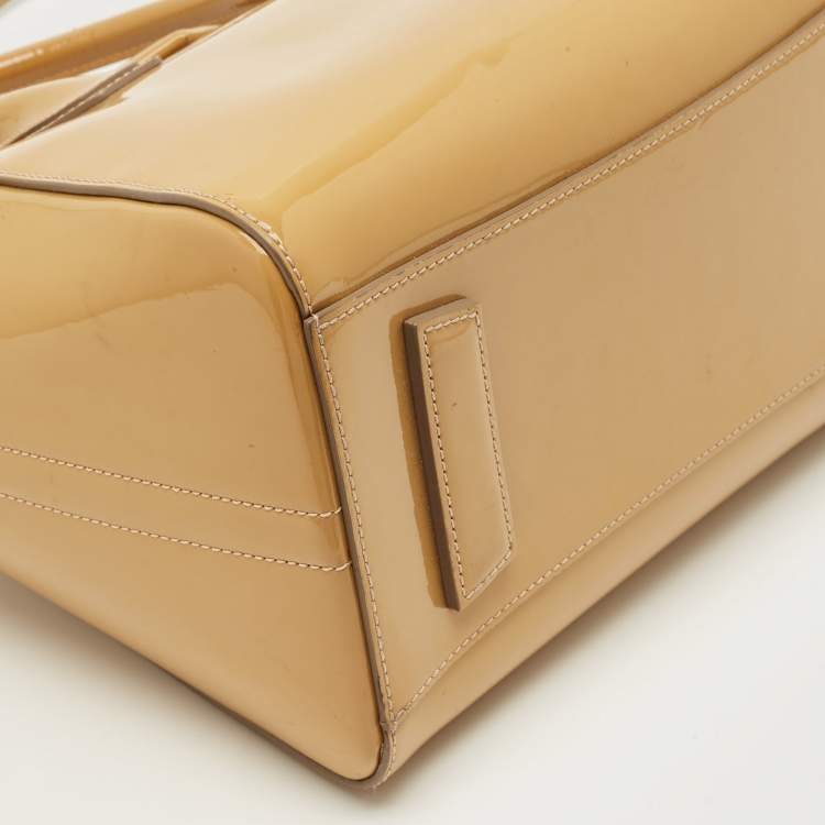 مملوكة مسبقًا Givenchy Antigona Small Beige Patent Leather Satchel