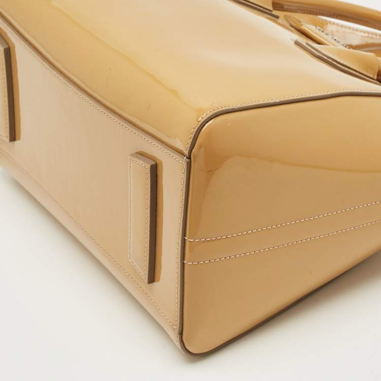 مملوكة مسبقًا Givenchy Antigona Small Beige Patent Leather Satchel