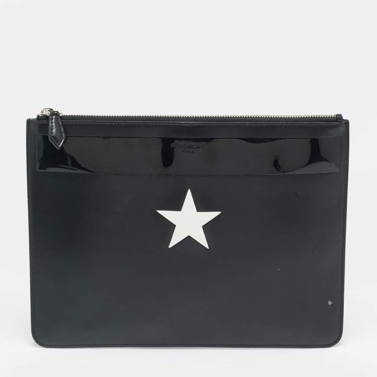 مملوكة مسبقًا Givenchy Star Print Black Patent and Leather Clutch