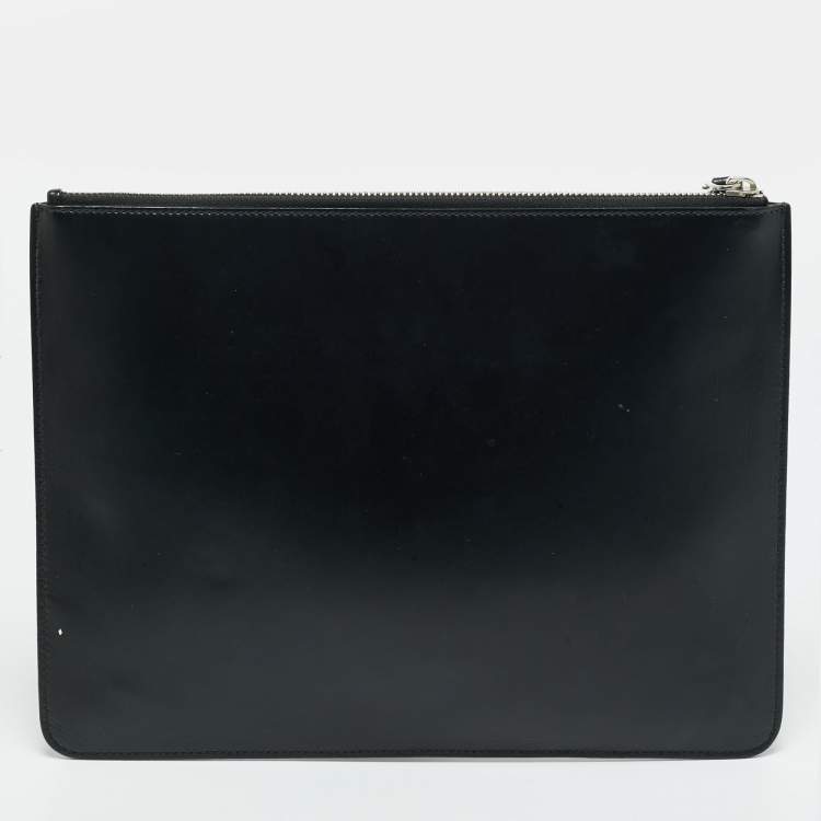 مملوكة مسبقًا Givenchy Star Print Black Patent and Leather Clutch