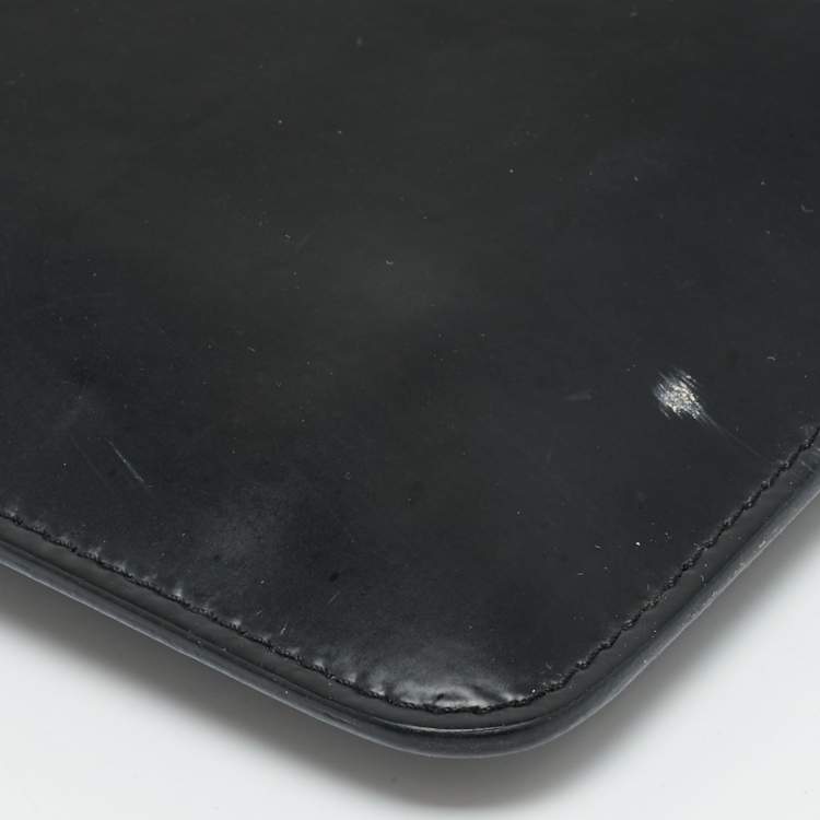 مملوكة مسبقًا Givenchy Star Print Black Patent and Leather Clutch