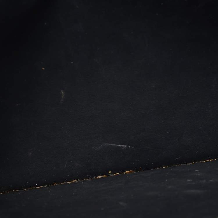 مملوكة مسبقًا Givenchy Star Print Black Patent and Leather Clutch