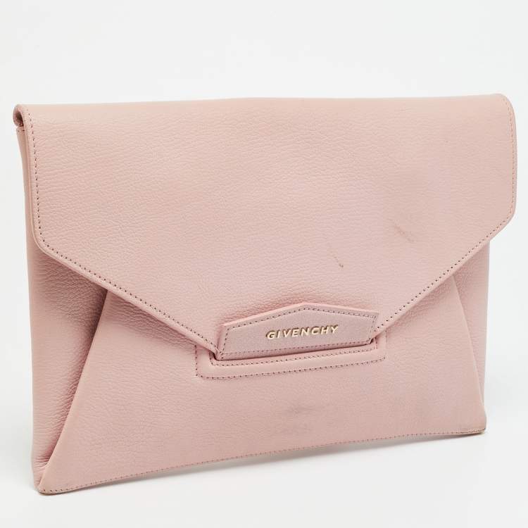 مملوكة مسبقًا Givenchy Antigona Envelope Pink Leather Clutch