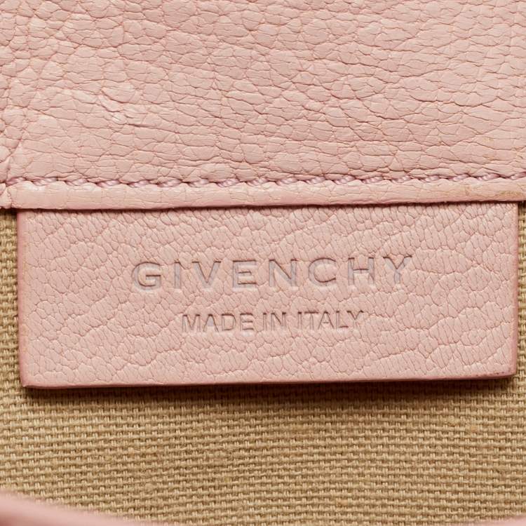 مملوكة مسبقًا Givenchy Antigona Envelope Pink Leather Clutch