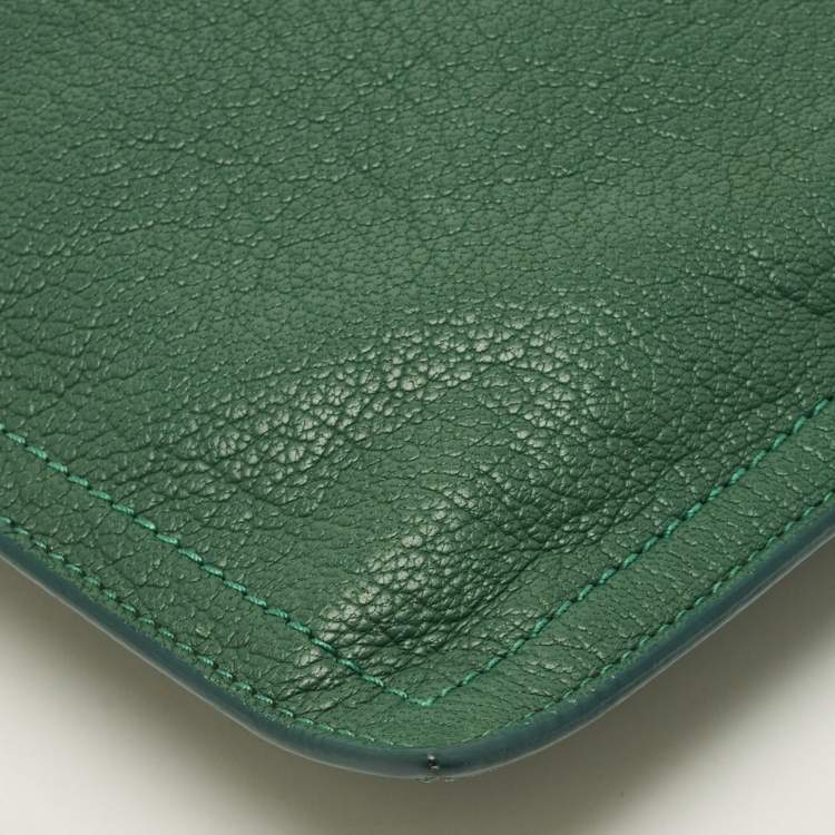 مملوكة مسبقًا Givenchy Antigona Green Leather Zip Clutch