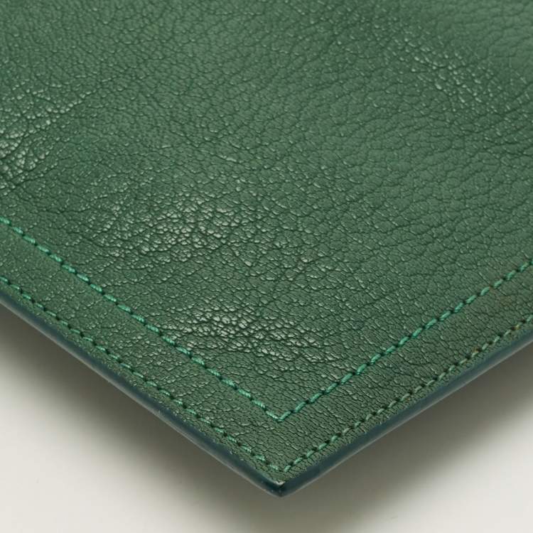 مملوكة مسبقًا Givenchy Antigona Green Leather Zip Clutch