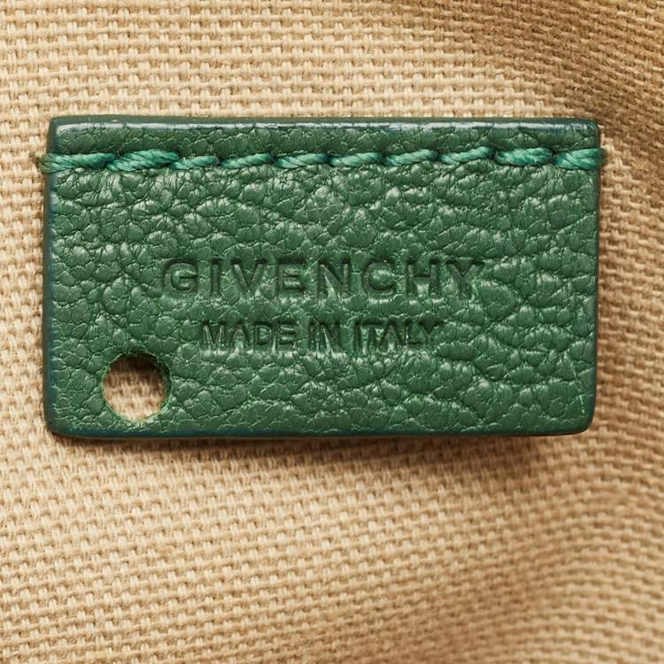 مملوكة مسبقًا Givenchy Antigona Green Leather Zip Clutch