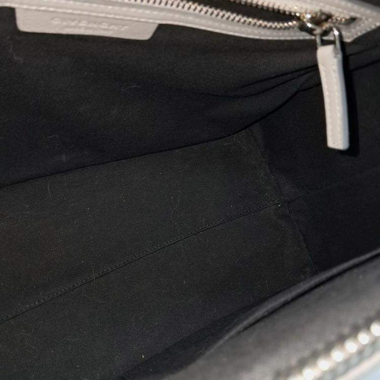 مملوكة مسبقًا Givenchy Grey Leather Antigona Medium