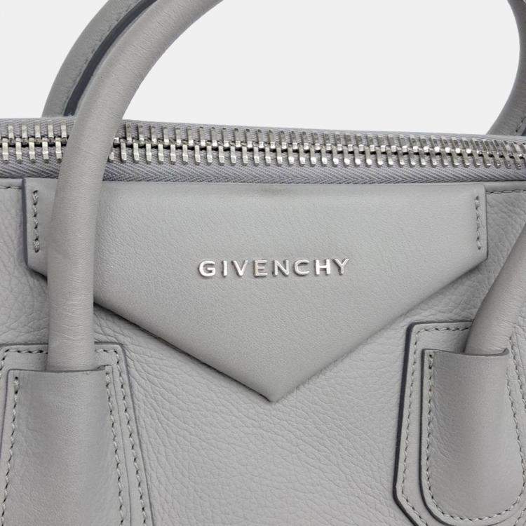 مملوكة مسبقًا Givenchy Grey Leather Antigona Medium