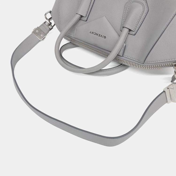 مملوكة مسبقًا Givenchy Grey Leather Antigona Medium