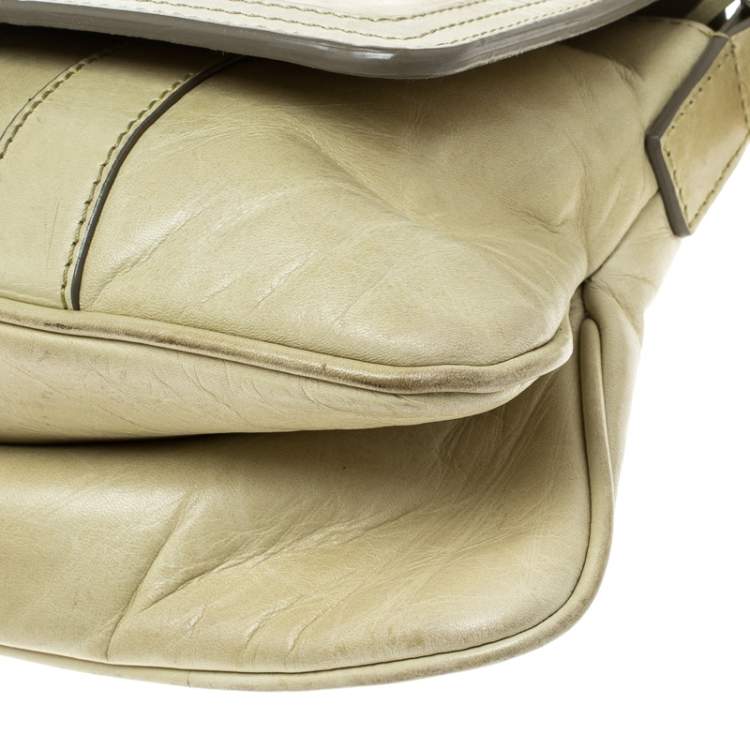 Pre Owned Givenchy Light Green Leather Shoulder Bag