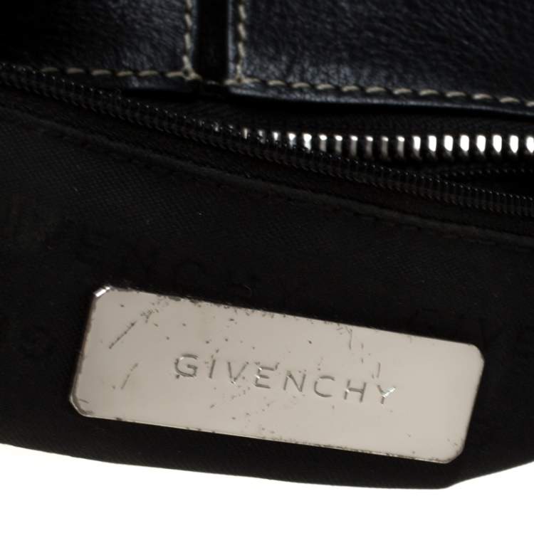 مملوكة مسبقًا Givenchy Black Leather Twin Pocket Shoulder Bag