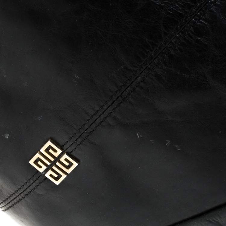 مملوكة مسبقًا Givenchy Black Leather Hobo