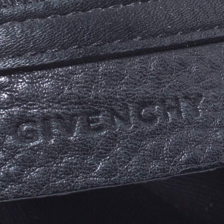مملوكة مسبقًا Givenchy Black Leather Logo Hobo