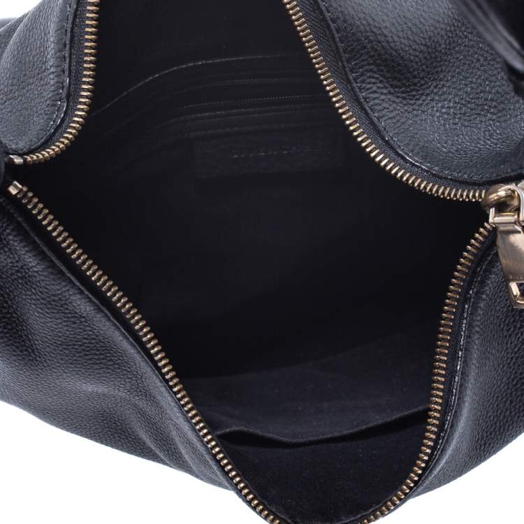 مملوكة مسبقًا Givenchy Black Leather Logo Hobo