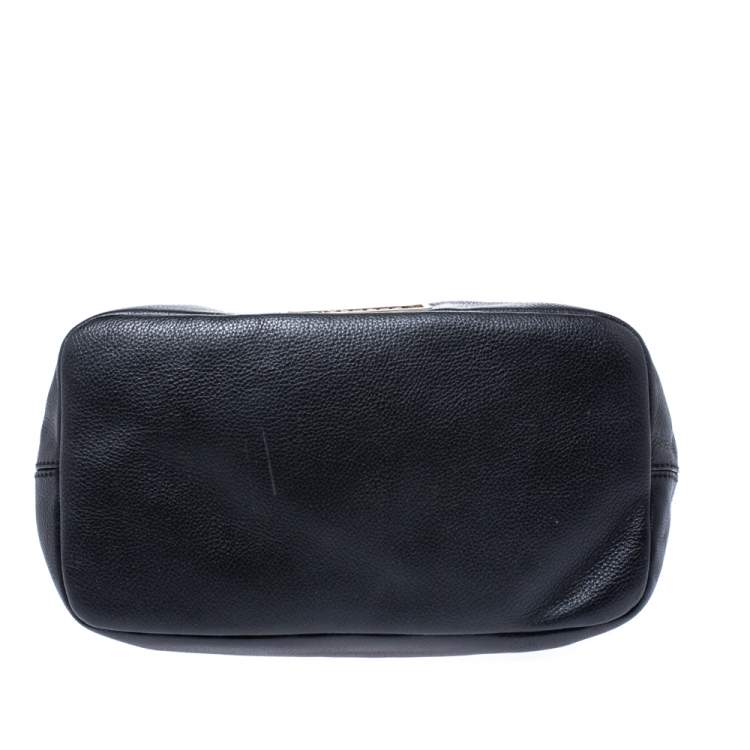 مملوكة مسبقًا Givenchy Black Leather Logo Hobo