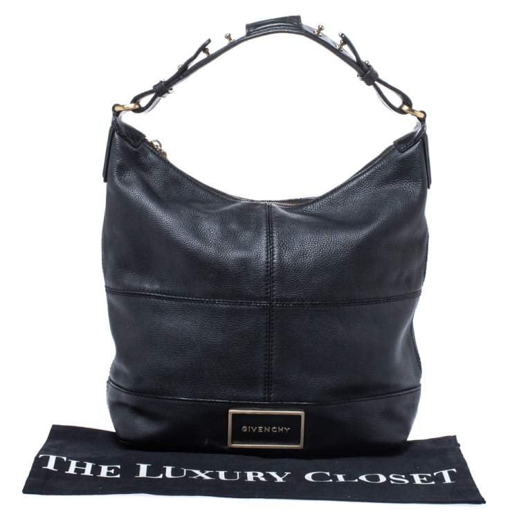 مملوكة مسبقًا Givenchy Black Leather Logo Hobo