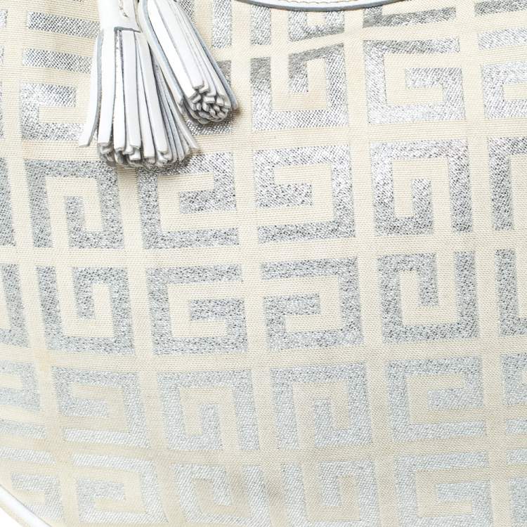 مملوكة مسبقًا Givenchy White/Silver Monogram Canvas and Leather Tassel Zip Hobo