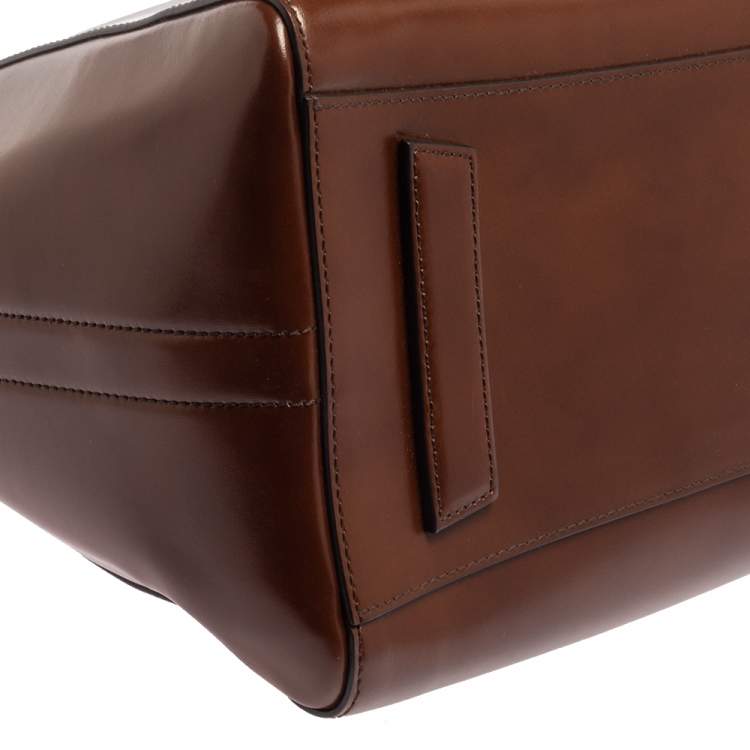 مملوكة مسبقًا Givenchy Brown Leather Medium Antigona Satchel