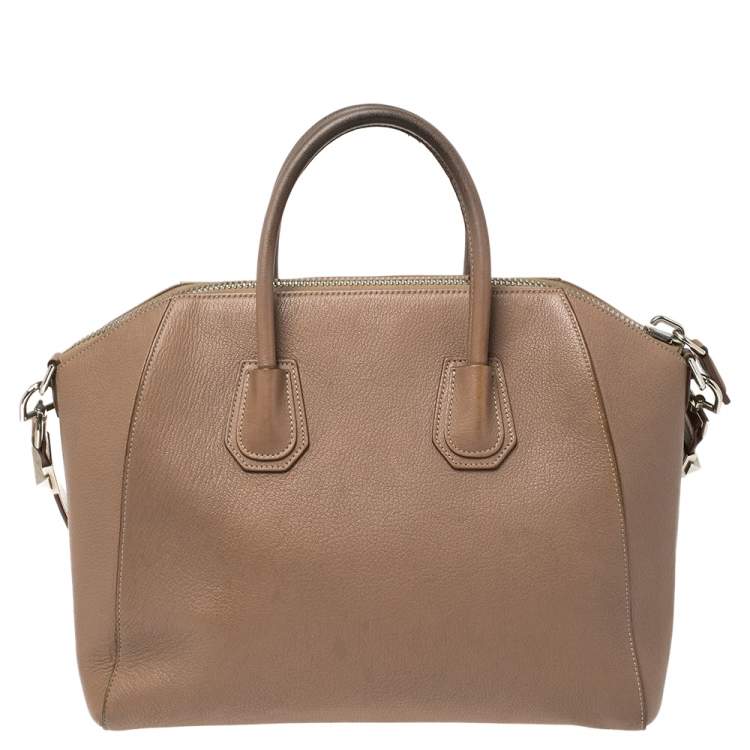 مملوكة مسبقًا Givenchy Nude Pink Leather Medium Antigona Satchel