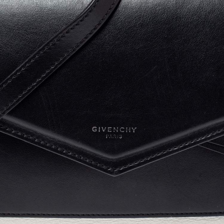 Pre Owned Givenchy Black/White Leather Crossbody Bag