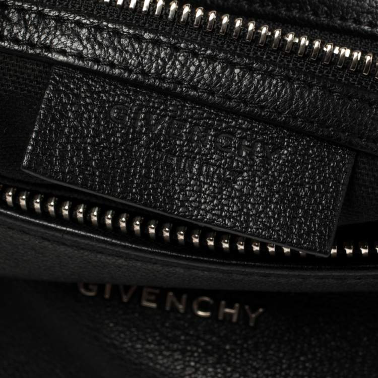 مملوكة مسبقًا Givenchy Black Leather Pandora Messenger Bag