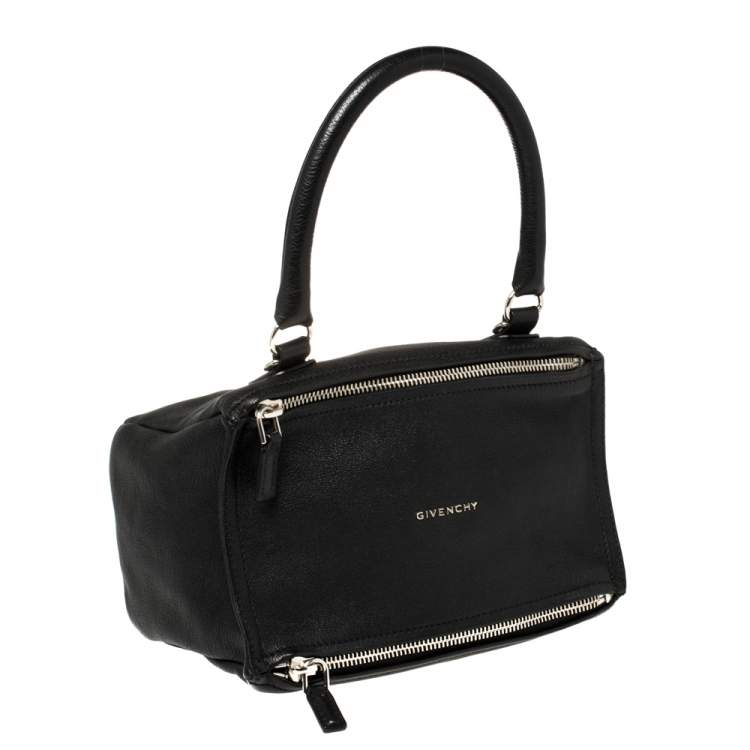 مملوكة مسبقًا Givenchy Black Leather Pandora Messenger Bag