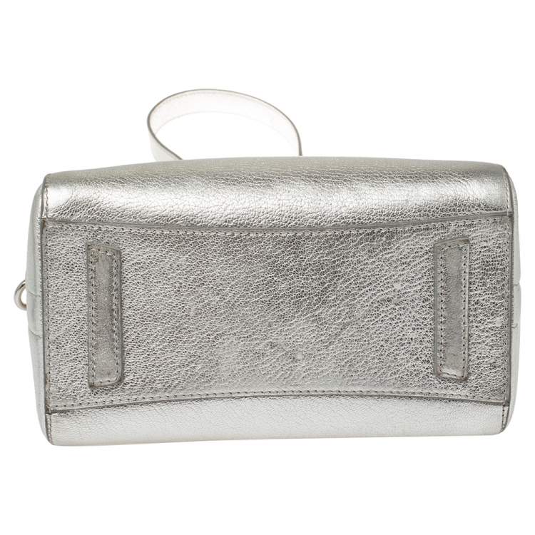 مملوكة مسبقًا Givenchy Silver Leather Mini Antigona Satchel