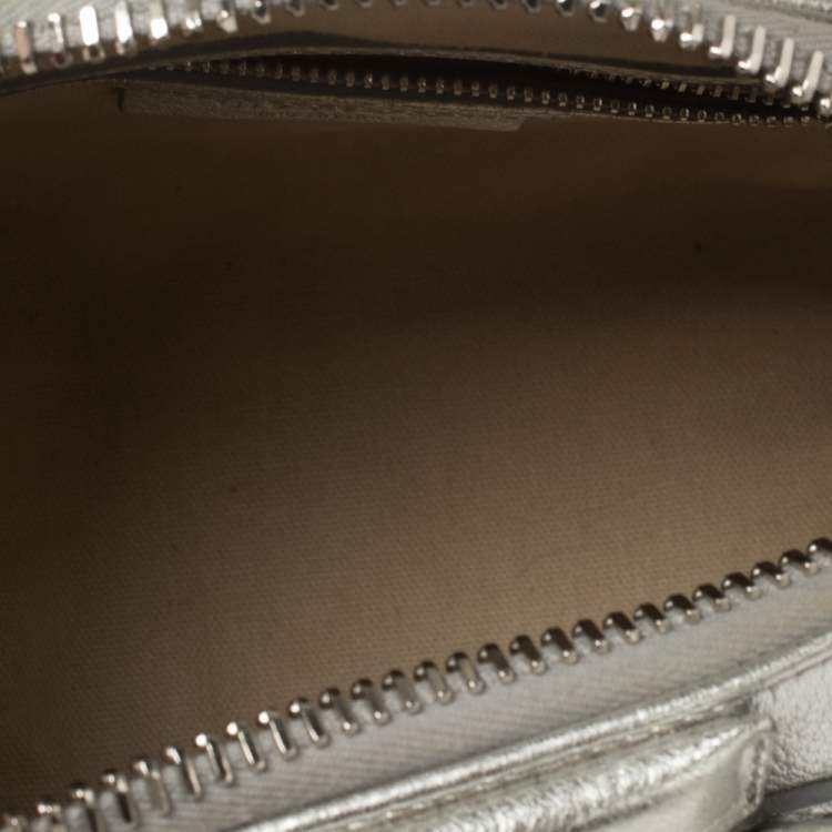 مملوكة مسبقًا Givenchy Silver Leather Mini Antigona Satchel