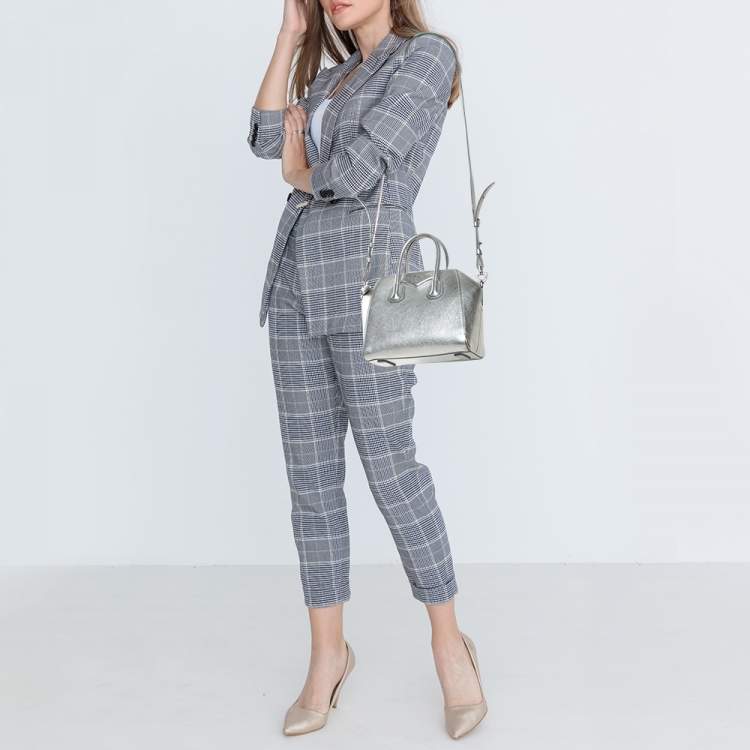 مملوكة مسبقًا Givenchy Silver Leather Mini Antigona Satchel