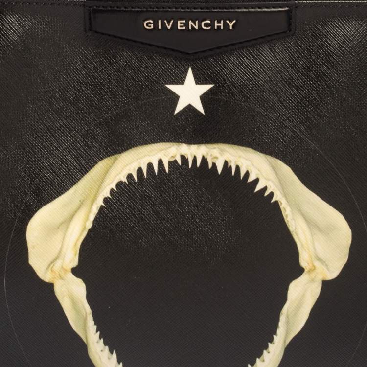 Pre Owned Givenchy Black Patent Leather Printed Clutch