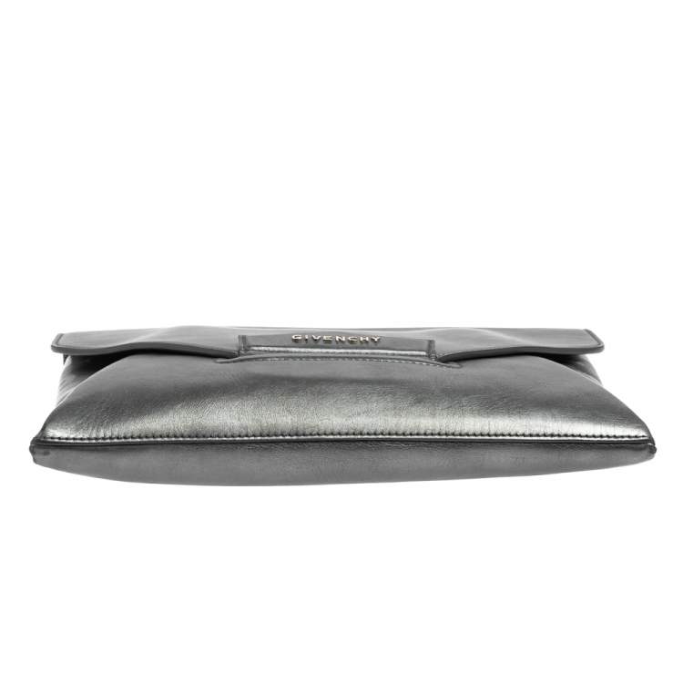 Pre Owned Givenchy Metallic Silver Leather Medium Antigona Envelope Clutch
