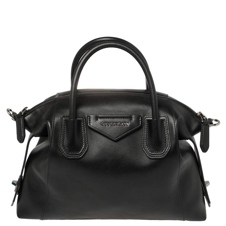 مملوكة مسبقًا Givenchy Black Leather Small Antigona Satchel