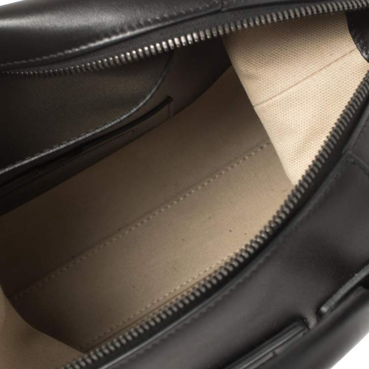 مملوكة مسبقًا Givenchy Black Leather Small Antigona Satchel