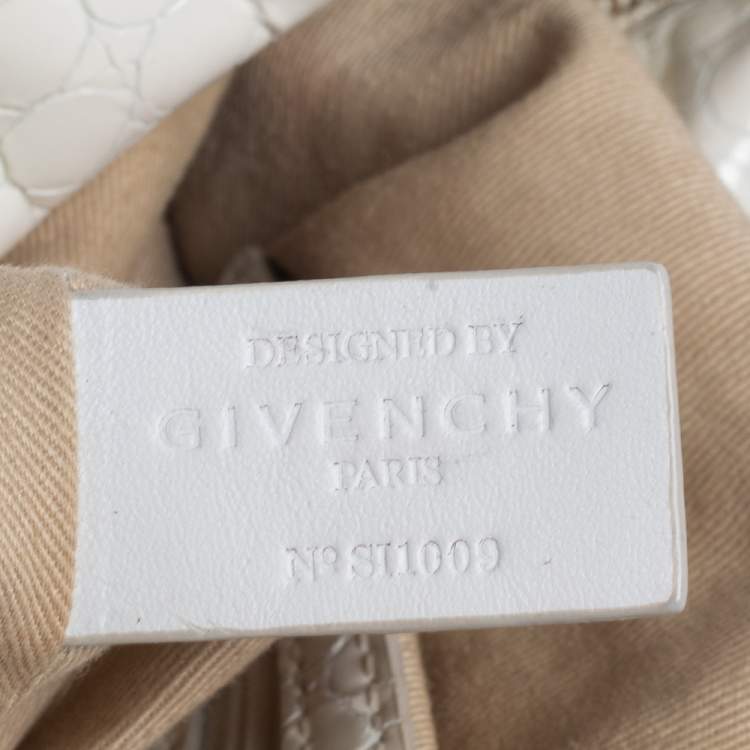 Pre Owned Givenchy Off White Patent Leather Flap Logo Hobo