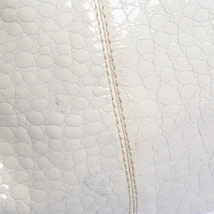Pre Owned Givenchy Off White Patent Leather Flap Logo Hobo