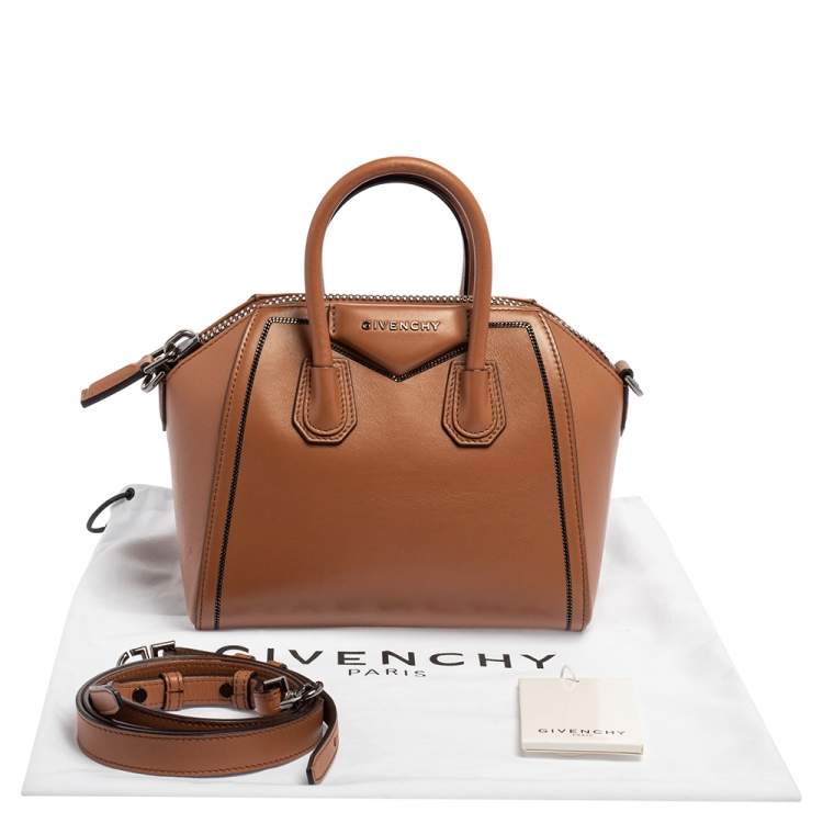 مملوكة مسبقًا Givenchy Brown Leather Mini Antigona Satchel