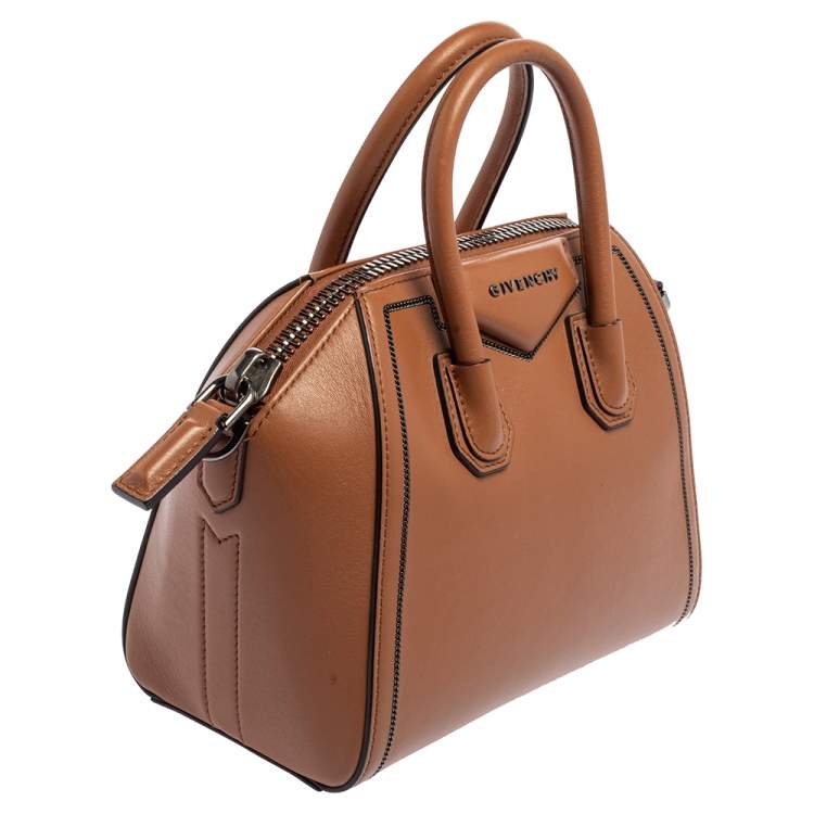مملوكة مسبقًا Givenchy Brown Leather Mini Antigona Satchel