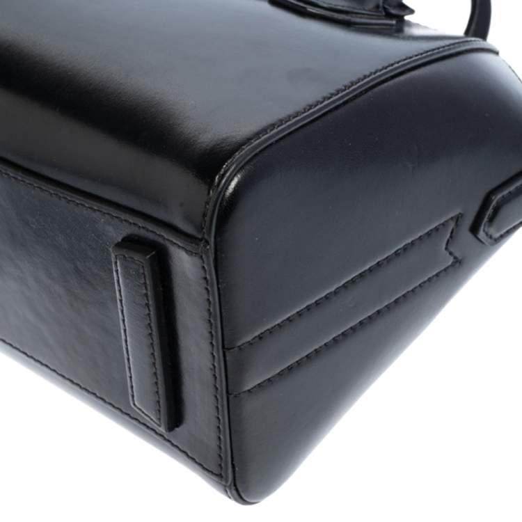 مملوكة مسبقًا Givenchy Black Leather Mini Antigona Satchel