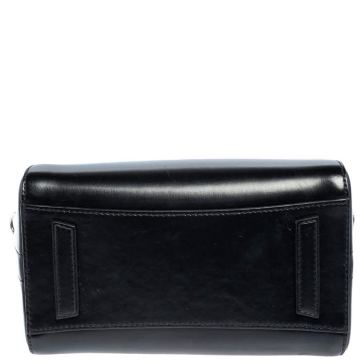 مملوكة مسبقًا Givenchy Black Leather Mini Antigona Satchel