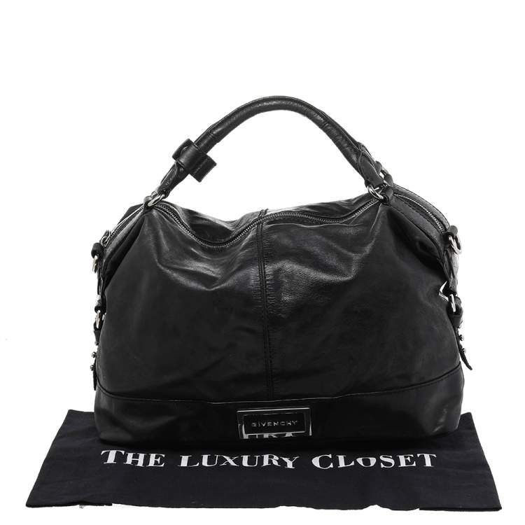 Pre Owned Givenchy Black Leather Zip Shoulder Bag